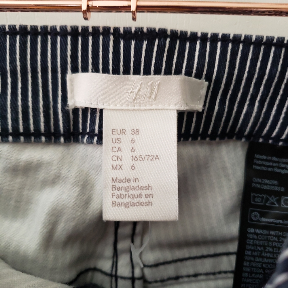 H&M, size 6, Striped, Button Shorts. - Picture 9 of 11